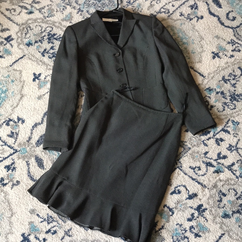 Tahari Skirt Suit